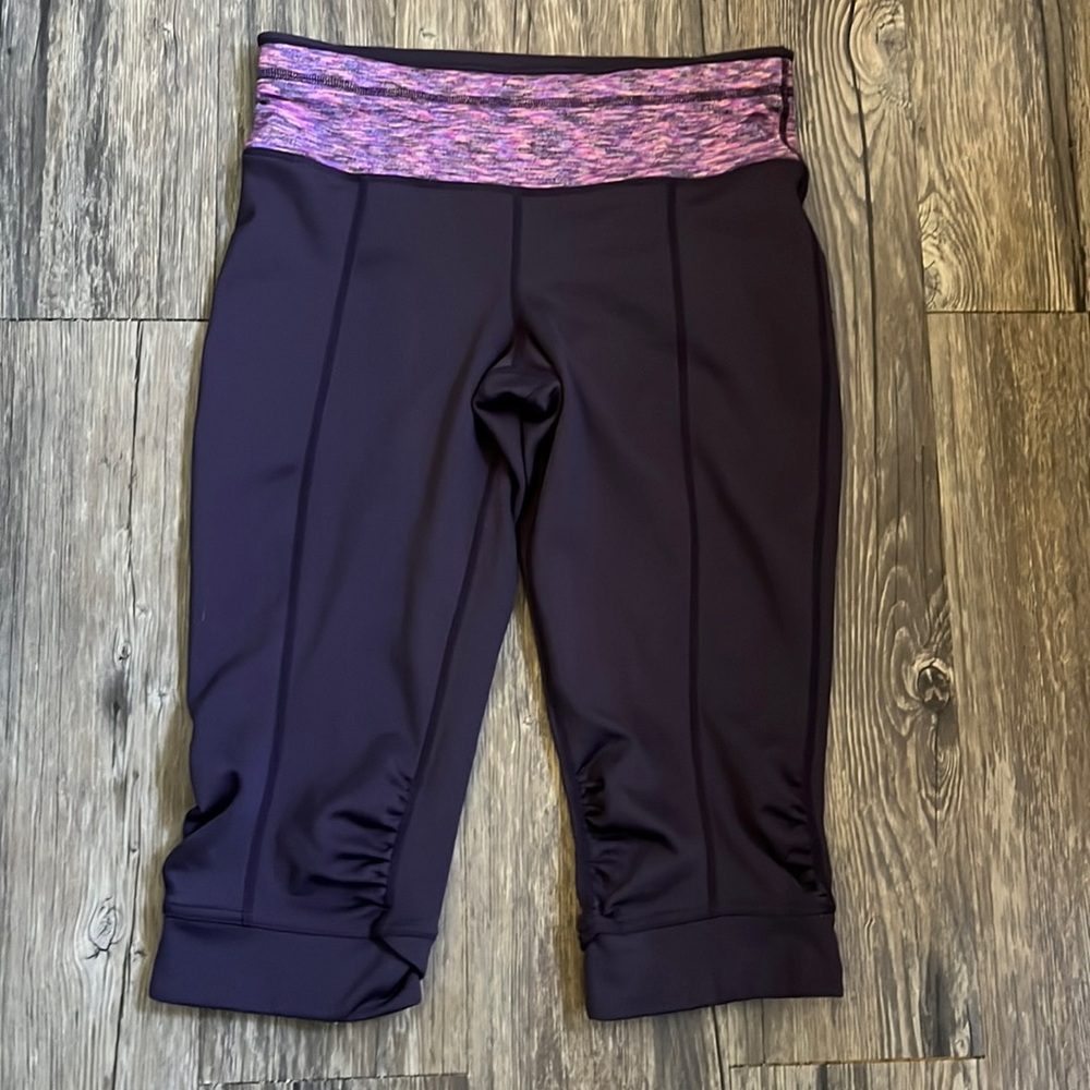 PrAna Alyson Knicker Ruched Crop Athletic Leggings in Purple | Patterned